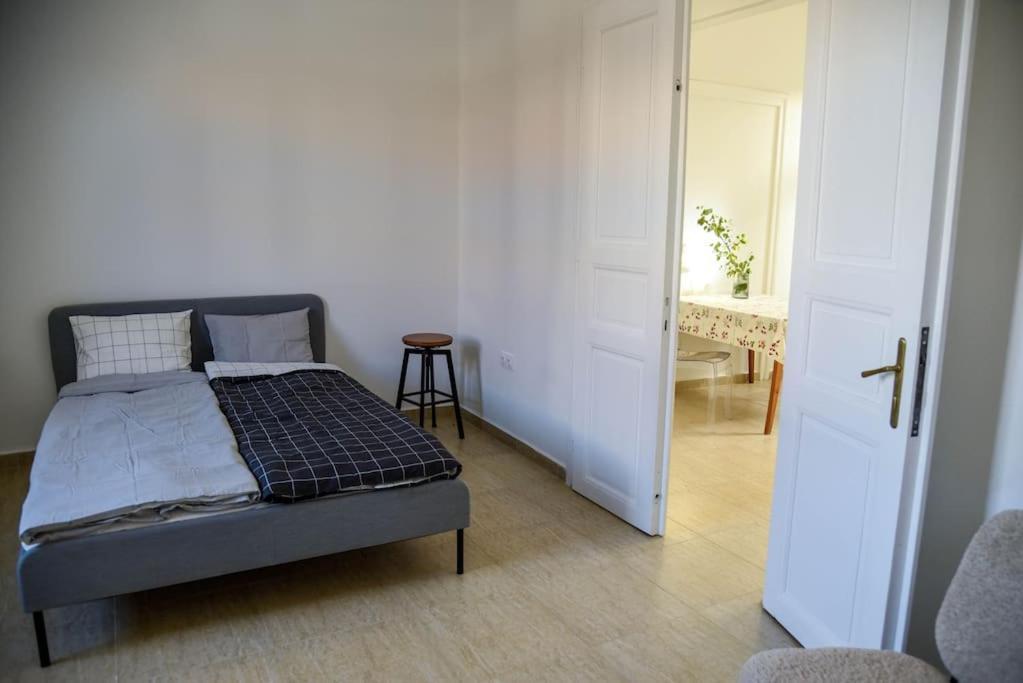 Parokia Apartman Es Coworking A Balaton Mellett Kaptalantoti Екстер'єр фото
