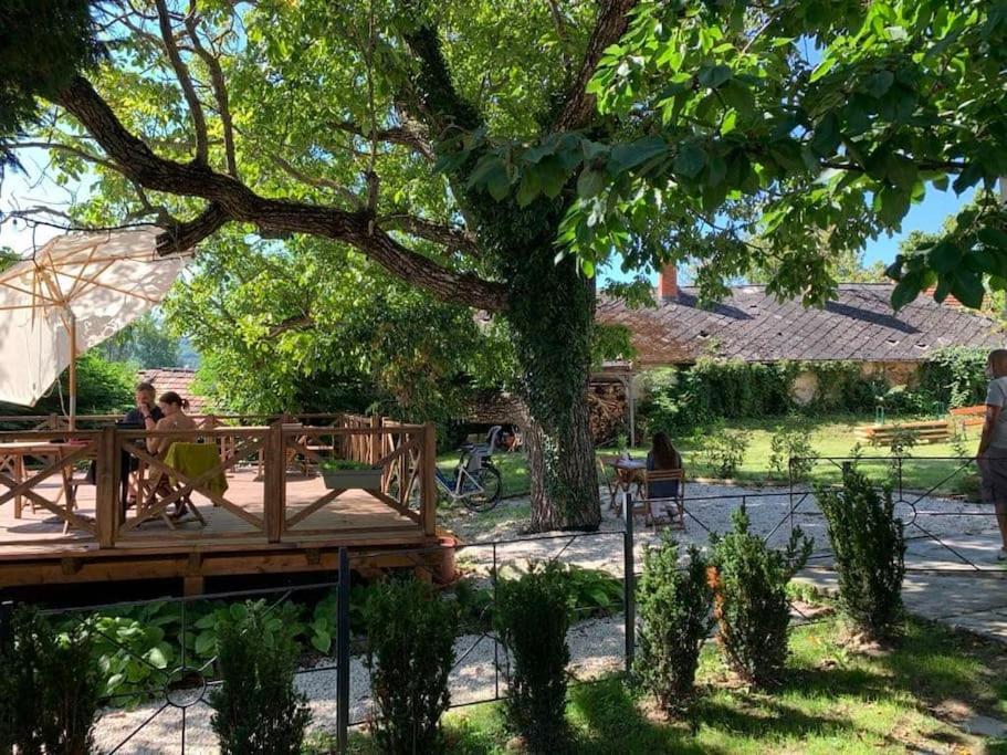 Parokia Apartman Es Coworking A Balaton Mellett Kaptalantoti Екстер'єр фото